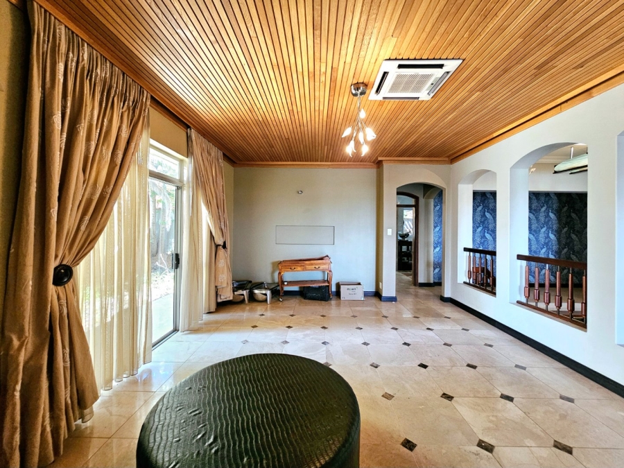 8 Bedroom Property for Sale in Waverley Free State